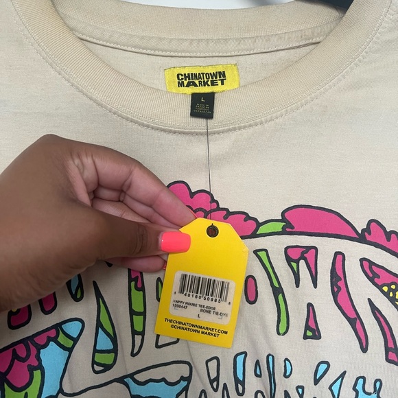 CHINATOWN MARKET HAPPY HOUSE TEE EDGE
BONE TIE DYE LARGE - NWT - Picture 6 of 8